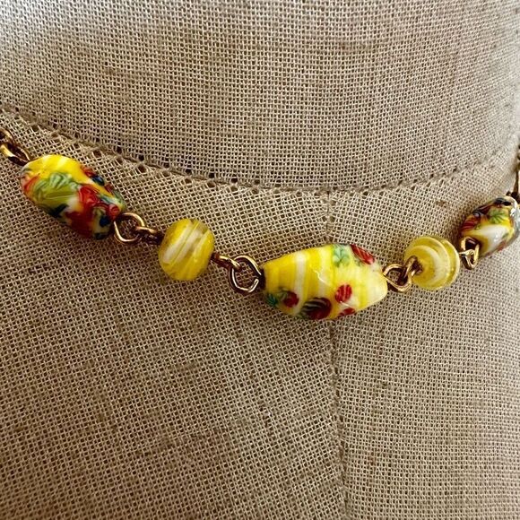 Yellow  glass hand painted beaded choker necklace - Picture 5 of 7